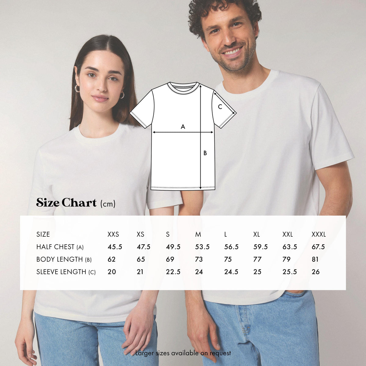 A man and a woman standing next to each other, posing for a photo. They are wearing white t-shirts. The image also includes a size chart with measurements for different shirt sizes, including half-chested (A) and sleeveless (X).