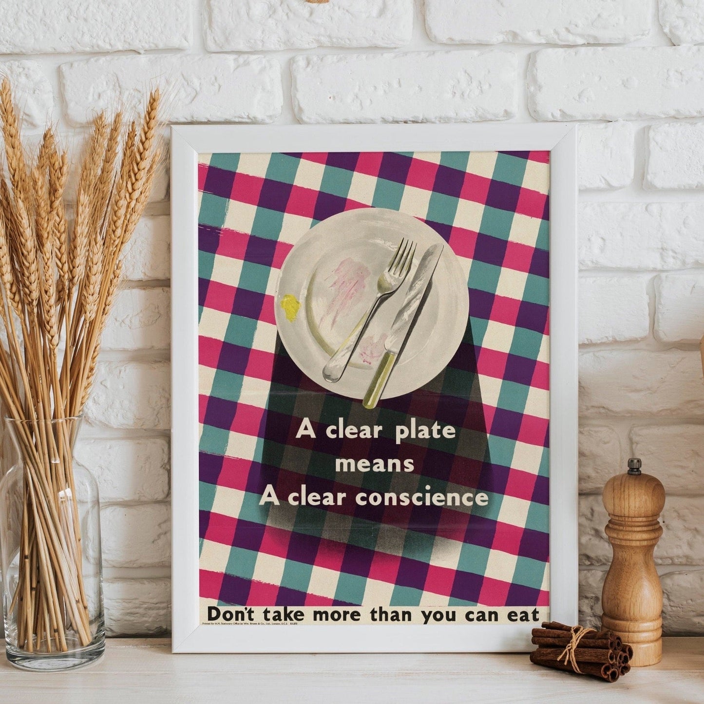 Une assiette transparente signifie une conscience claire (Affiche vintage de la Seconde Guerre mondiale par James Fitton)